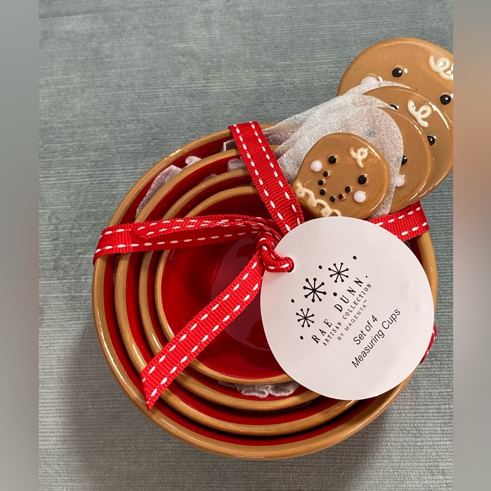 Rae Dunn gingerbread measuring cup set NWT ceramic set of 4,brown and red